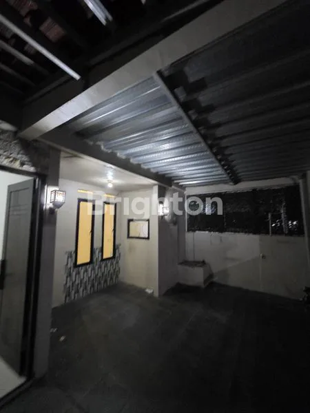 image RUMAH 2 LANTAI MINIMALIS SIAP HUNI DI TAPOS DEPOK (2)