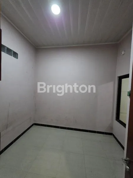 image RUMAH 2 LANTAI MINIMALIS SIAP HUNI DI TAPOS DEPOK (4)