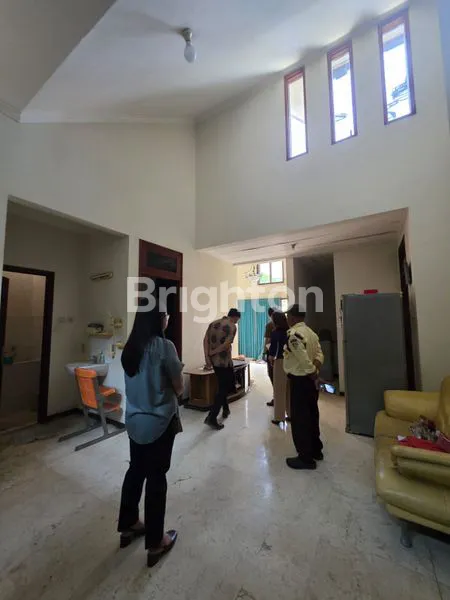 image RUMAH SIAP HUNI LOKASI STRATEGIS ONE GATE SISTEM CITRALAND SURABAYA  (1)