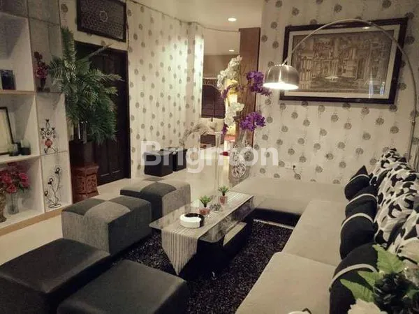 image RUMAH MEWAH 2 LANTAI FULL FURNISHED DI PERUMAHAN KANTOR POS (3)