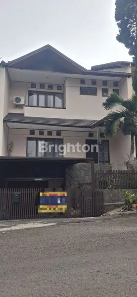 RUMAH 3 LANTAI SETRADUTA CIWARUGA PAROMPONG BANDUNG