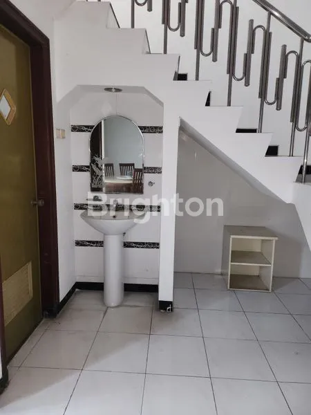 image MILIKI RUMAH CANTIK 2LT  DG 4 KAMAR DI PERUM  BUKIT INDAH REGENCY SEMARANG (4)