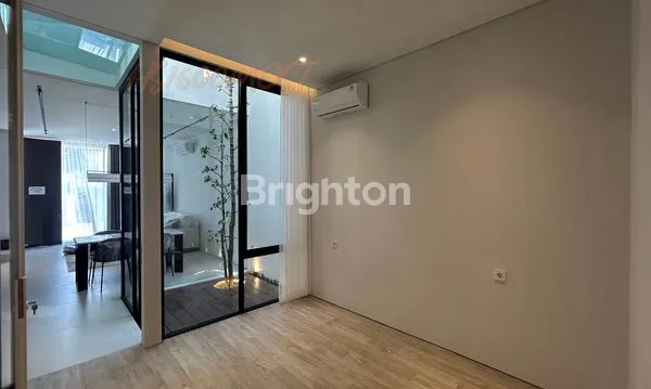 image RUMAH GRESS AREA DHARMAHUSADA MINIMALIS MODERN FULL FURNISHED (2)