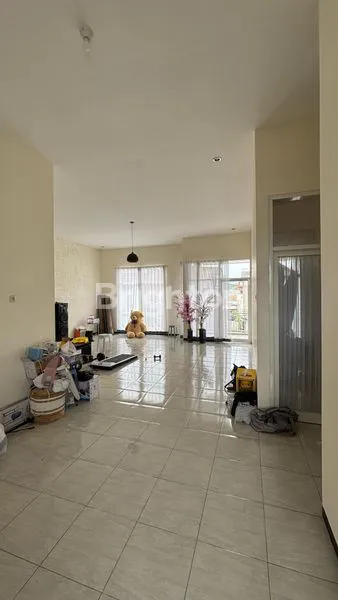 image RUMAH KOMPLEKS HUNIAN 3 RUMAH SIAP HUNI, IDEAL UNTUK KELUARGA BESAR ATAU INVESTASI SEWA (4)