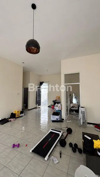 image RUMAH KOMPLEKS HUNIAN 3 RUMAH SIAP HUNI, IDEAL UNTUK KELUARGA BESAR ATAU INVESTASI SEWA (3)