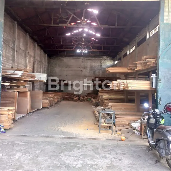 image TURUN HARGA, BUTUH CEPAT LAKU GUDANG TOKO DI DAERAH RUNGKUT, NOLL JALAN RAYA, DEKAT RUNGKUT INDUSTRI, BANDARA, DAN MERR, LOKASI NIAGA, COCOK UNTUK BISNIS/NIAGA, SEKITARAN PADAT PENDUDUK (5)