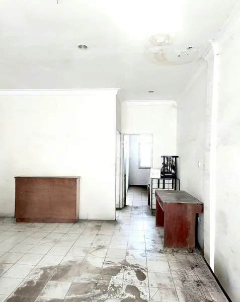 image PRIME LOCATION, RUKO JLN AMIR HAMZAH (DEPAN MIE AHAI), HARGA JAUH DIBAWAH MARKET , LEBAR RUKO 5 METER, SEMI FURNISHED KANTOR DAN ADA PARKIRAN MOBIL. (5)