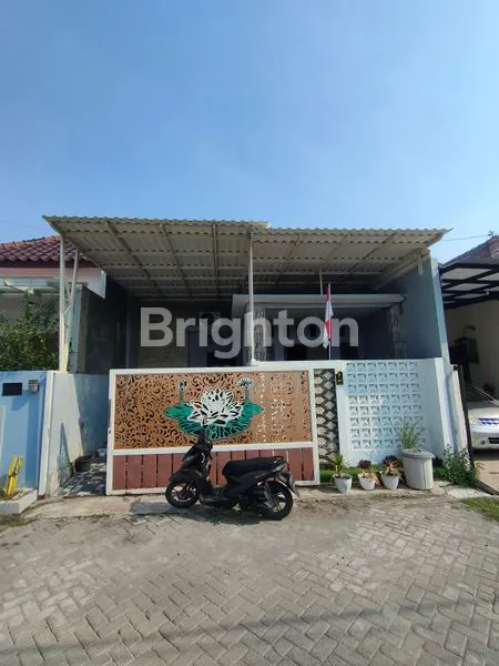 RUMAH DI RAYA SOEKARNO HATTA