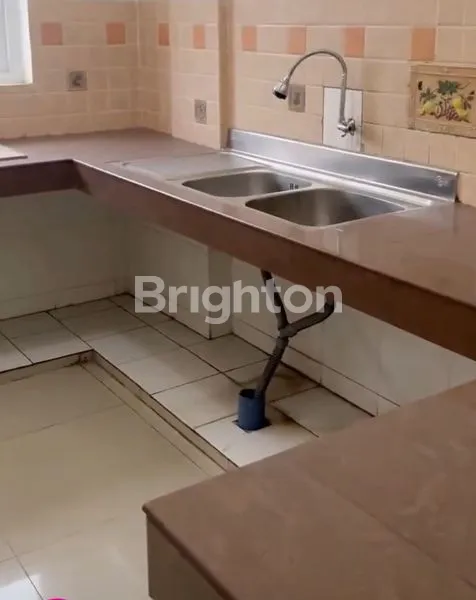 image RUKO 3½ LANTAI PREMIUM DI SUTOMO - ROW PARKIR 12M² , SHM ,SIAP HUNI (2)