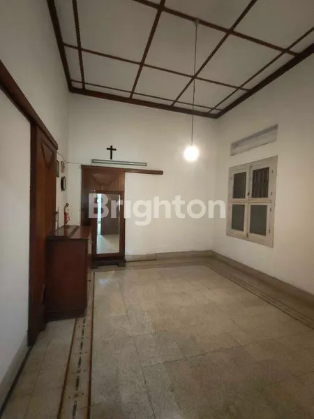 image RUMAH BANGUNAN KOLONIAL DI AREA GUNUNG GUNUNG JL  IJEN PUSAT KOTA MALANG (7)