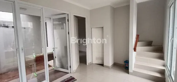 image RUMAH CIAMIK DAN ASRI 2 LANTAI DICITRALAND  (8)