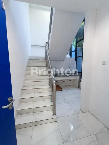 image DISEWAKAN GEDUNG 2,5 LT RAYA KENJERAN COCOK UTK OFFICE, BANK, CAFE DLL (3)