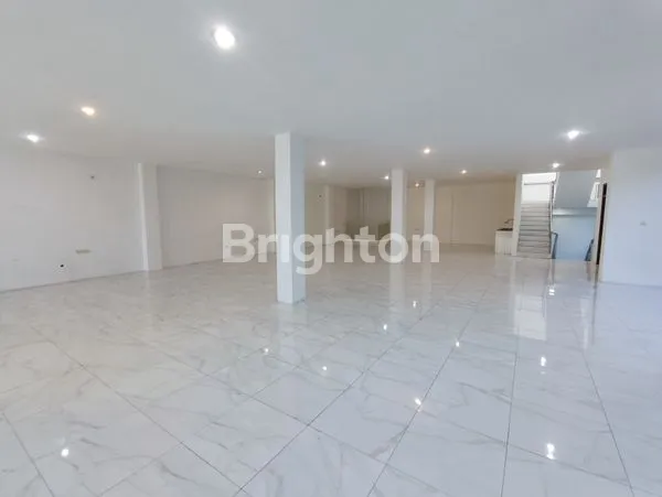 image DISEWAKAN GEDUNG 2,5 LT RAYA KENJERAN COCOK UTK OFFICE, BANK, CAFE DLL (6)