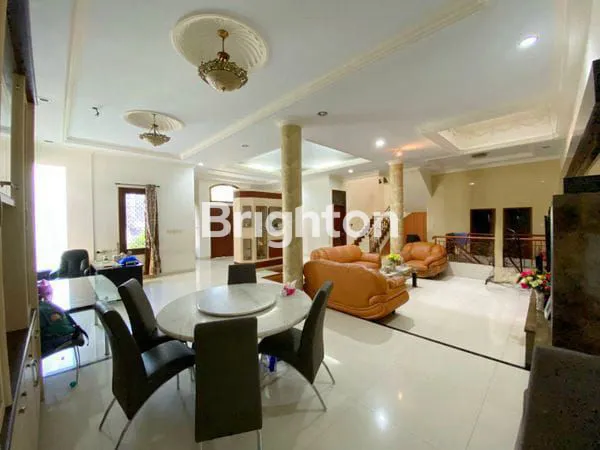 image RUMAH MEWAH LOKASI PREMIUM JARANG ADA KAVLING POLRI JELAMBAR GROGOL PETAMBURAN JAKARTA BARAT (6)