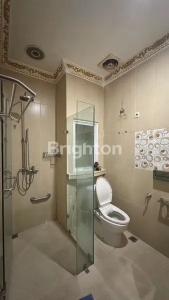 image RUMAH 2 LANTAI LOKASI STRATEGIS DI ALAM SUTERA  (8)