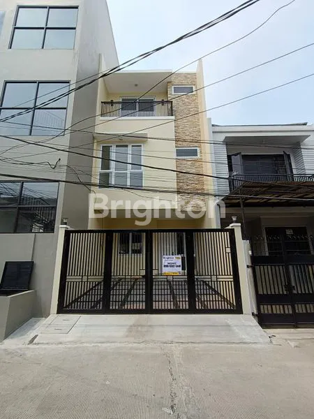 image RUMAH BARU MINIMALIS  3 LANTAI  JL MANGGA DEKAT TANJUNG DUREN, BEBAS BANJIR (1)