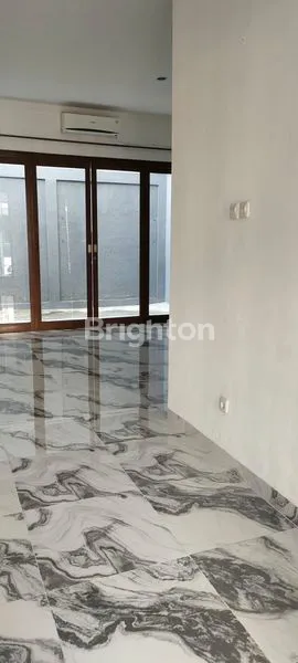 image RUMAH DISCOVERY BINTARO 3 BR LIKE NEW BARU DIRENOV 7X15 (8)