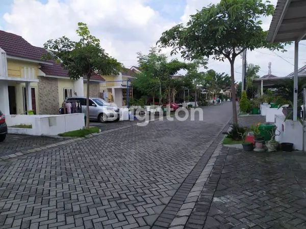 image RUMAH GRAND DELTASARI, SIDOARJO DEKAT PUSAT KULINER (6)