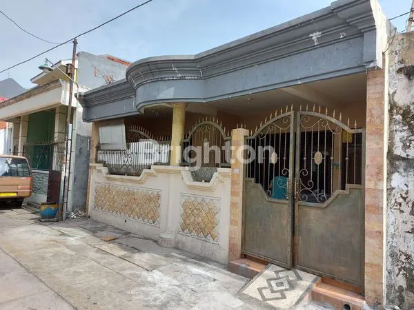 image RUMAH SHM DI JALAN DONOKERTO SURABAYA (1)