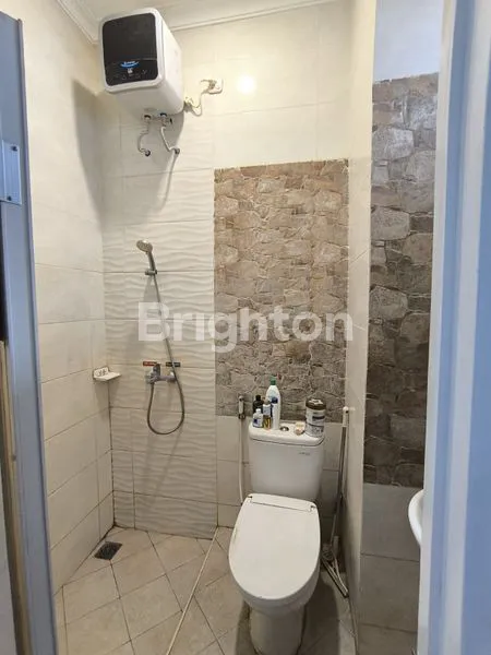 image RUMAH MEWAH KEMANG PRATAMA LT 216, LB 150, KT 3+1, SHM , BEBAS BANJIR (6)