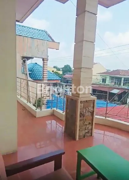 image RUMAH LUAS DAN LOKASI STRATEGIS DI MEDAN (4)