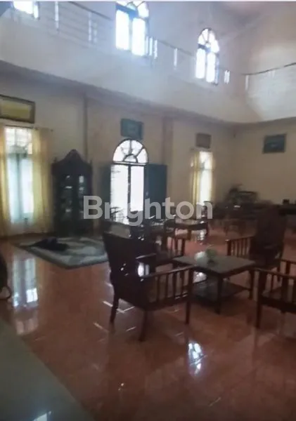 image RUMAH LUAS DAN LOKASI STRATEGIS DI MEDAN (8)