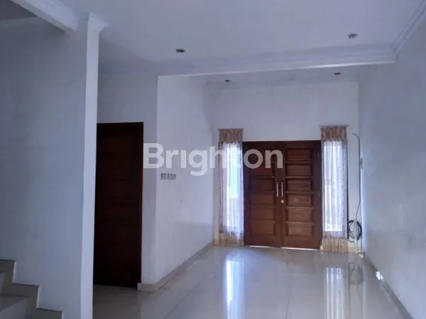 image RUMAH CIAMIK 2 LANTAI DI LIMUS PRATAMA REGENCY CLUSTER DELTA (2)