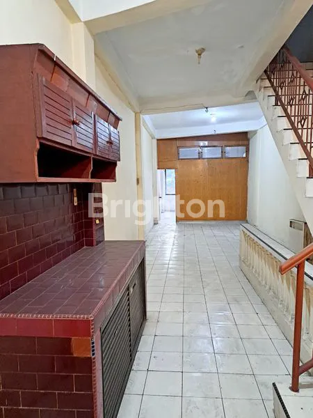 image RUKO 3.5 LANTAI STRATEGIS DI KATAMSO DEKAT SUZUYA SUPERMARKET (3)