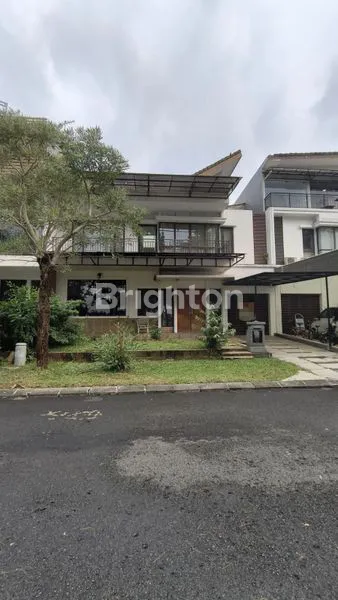 image RUMAH 2 LANTAI VIEW DANAU DI SERENADE LAKE - GADING SERPONG (1)