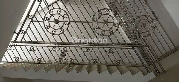image RUKO 3 LANTAI PREMIUM DEKAT PASAR SEGIRI, PARKIR LUAS & SHM (3)