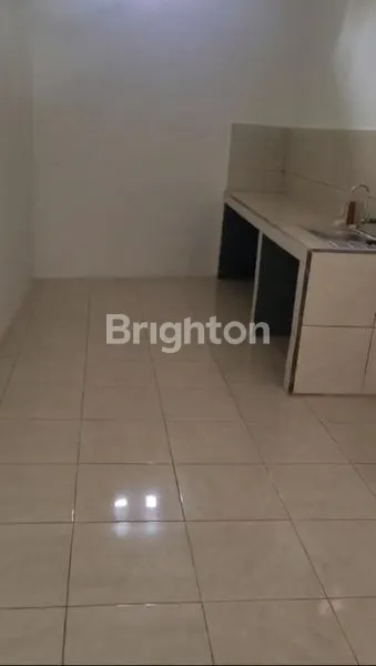 image DISEWAKAN RUMAH DALAM PERUMAHAN SANGAT STRATEGIS AMAN TENANG (3)