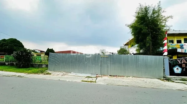 image TANAH DAN BANGUNAN LOKASI SANGAT STRATEGIS MEDAN BINJAI DANAI SUMATRA UTARA LEBAR 35METER LT 1535 SHM (1)