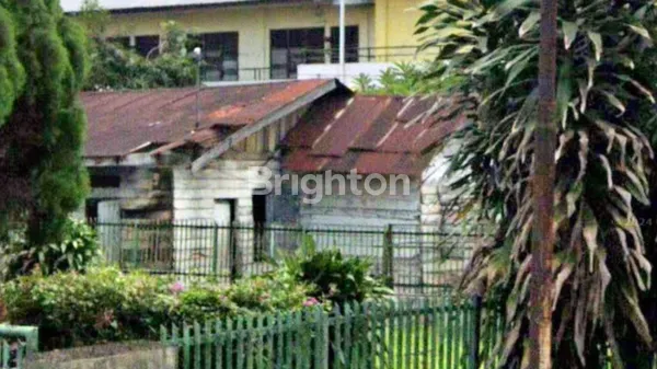 image TANAH DAN BANGUNAN LOKASI SANGAT STRATEGIS MEDAN BINJAI DANAI SUMATRA UTARA LEBAR 35METER LT 1535 SHM (2)
