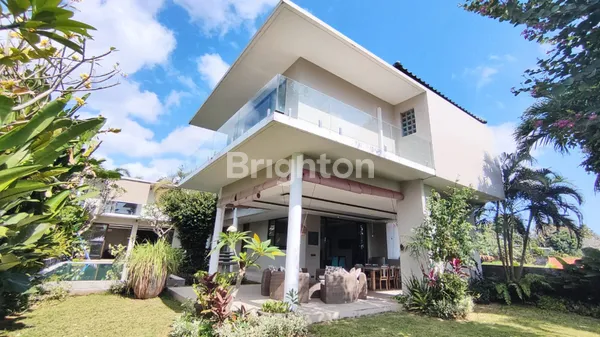 image LUXURY VILLA IN TUMBAK BAYUH AREA MODERN AND SPACIOUS (2)