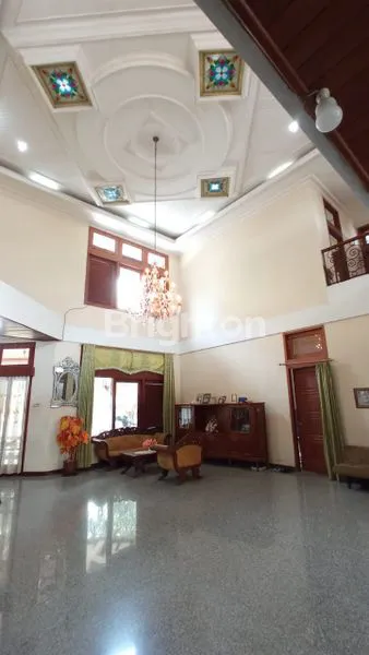 image SOLO MANAHAN: RUMAH BESAR DI KAWASAN PRESTISIUS DI JANTUNG KOTA SOLO, BESERTA ISI NYA, SIAP PAKAI, LUAS 640M2. SHM (7)