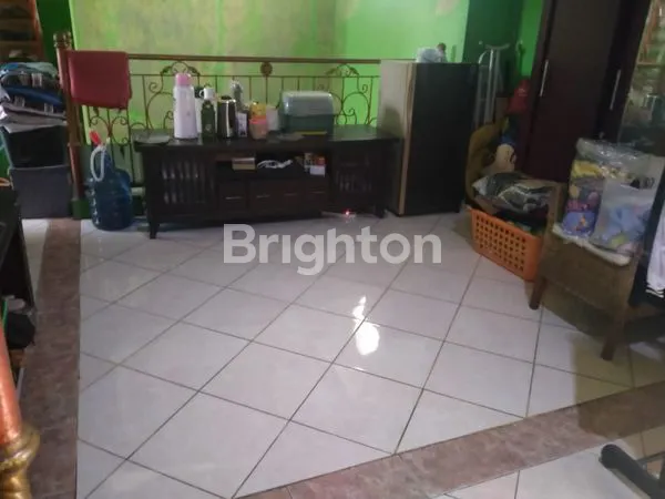 image RUMAH 2 LANTAI DI PERUMAHAN ALINDA DEKAT MALL SUMMARECON DAN STASIUN KERETA API BEKASI (7)