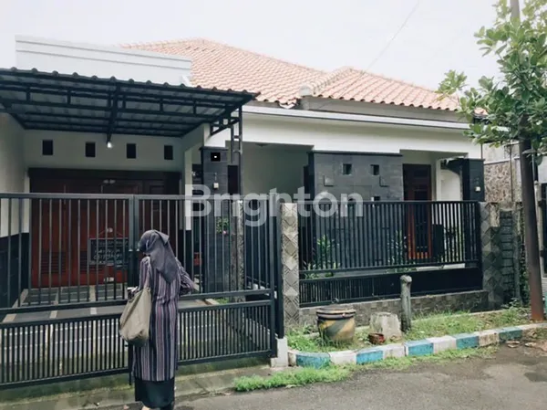 image RUMAH SEMI FURNISH TAMAN INDAH MENANGGAL SEPANJANG SIDOARJO (1)