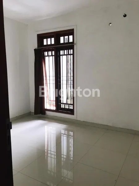 image RUMAH SEMI FURNISH TAMAN INDAH MENANGGAL SEPANJANG SIDOARJO (3)