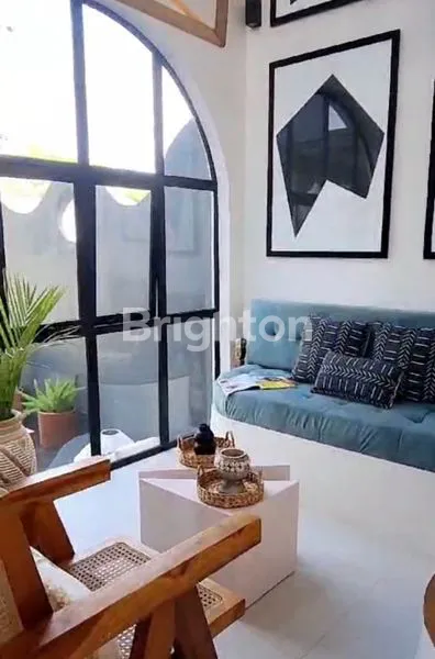 image VILLA MEWAH 2 LANTAI DENGAN ROOFTOP DI SEMINYAK (7)