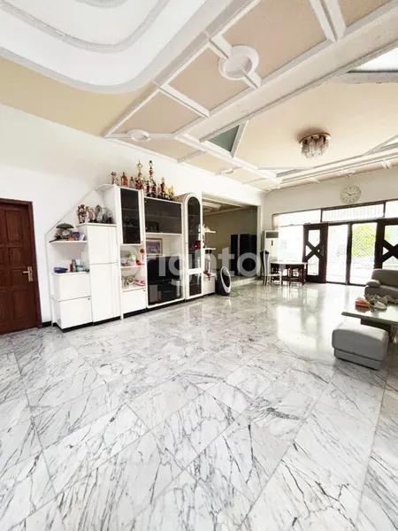 image RUMAH MODERN MINIMALIS ADA TAMAN BELAKANG  + KOLAM IKAN DI DHARMAHUSADA INDAH (1)