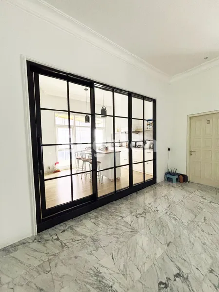 image RUMAH MODERN MINIMALIS ADA TAMAN BELAKANG  + KOLAM IKAN DI DHARMAHUSADA INDAH (8)