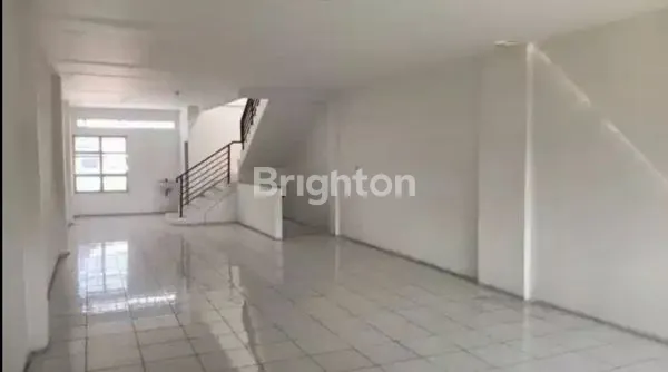 image RUKO 4.5  LANTAI LOKASI STRATEGIS DI PEGANGGSAAN JAKARTA PUSAT. (7)