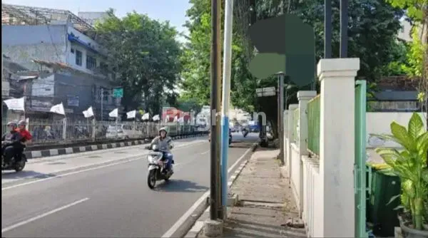 image RUKO 4.5  LANTAI LOKASI STRATEGIS DI PEGANGGSAAN JAKARTA PUSAT. (3)