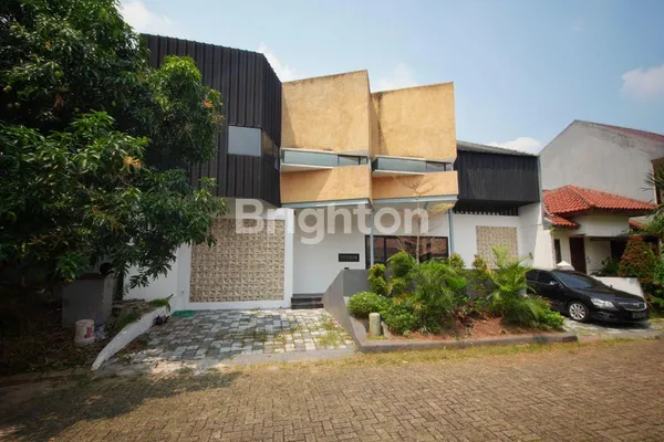 image RUMAH MODERN TOTAL RENOVASI DENGAN SENTUHAN SCANDINAVIAN DI CIRENDEU (7)