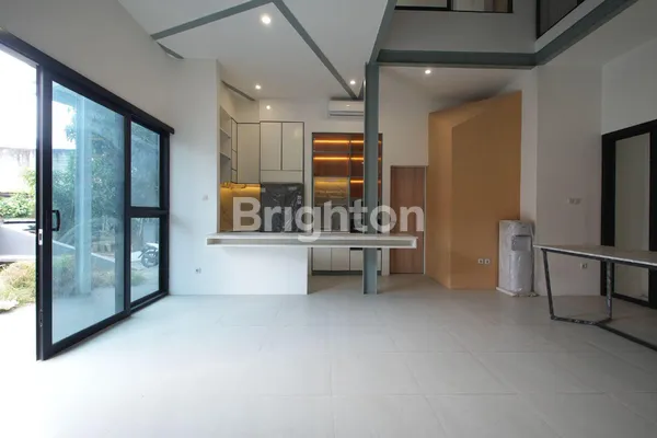 image RUMAH MODERN TOTAL RENOVASI DENGAN SENTUHAN SCANDINAVIAN DI CIRENDEU (2)