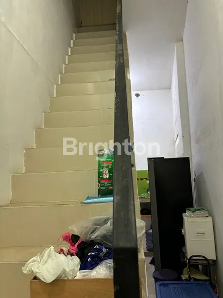 image RUMAH 1½TINGKAT DALAM KOMPLEK DENGAN POSISI HOOK DAN SIAP HUNI DI KOMPLEK SETIABUDI VISTA MEDAN (7)