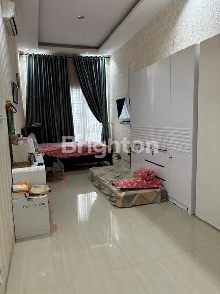 image RUMAH 1½TINGKAT DALAM KOMPLEK DENGAN POSISI HOOK DAN SIAP HUNI DI KOMPLEK SETIABUDI VISTA MEDAN (3)