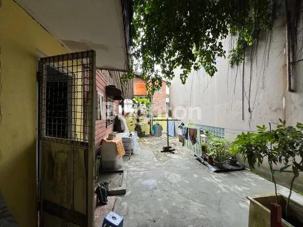 image RUMAH DENGAN TANAH LUAS MARKONI (RUMAH 3 KAMAR) (4)
