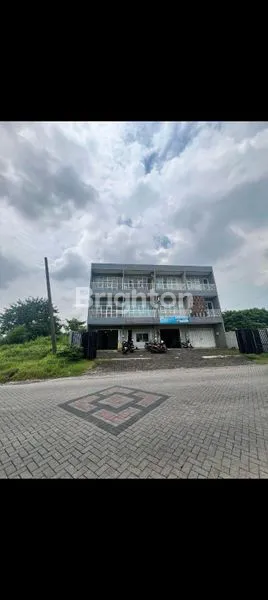 image  RUKO 3 LANTAI, DIAN ISTANA (1)