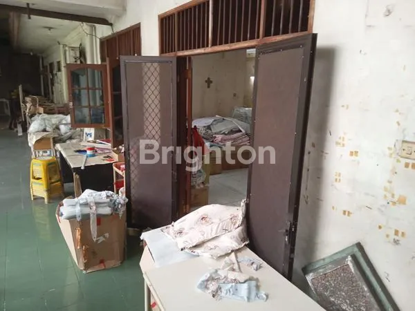 image RUKO ISTIMEWA 3 LANTAI PLUS LAHAN DAN RUANGAN PLUS TAMAN BELAKANG (8)